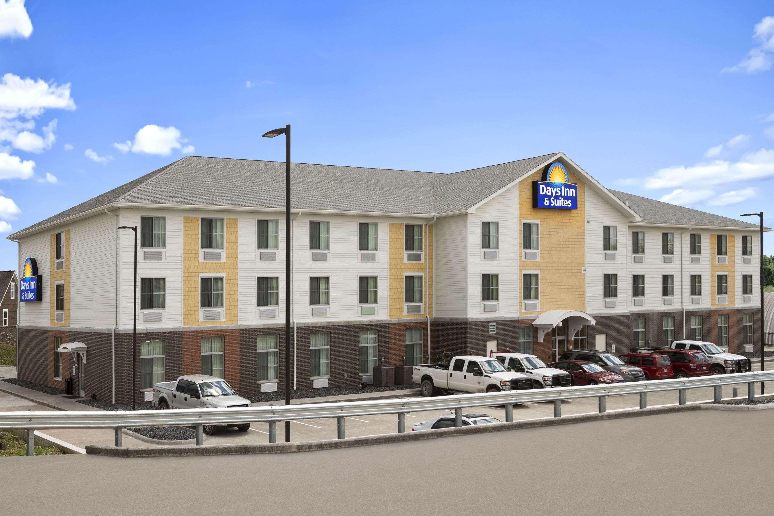 Days Inn & Suites By Wyndham Belmont Экстерьер фото