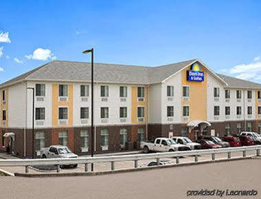 Days Inn & Suites By Wyndham Belmont Экстерьер фото