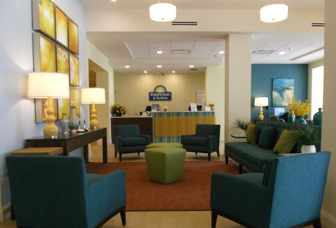 Days Inn & Suites By Wyndham Belmont Экстерьер фото